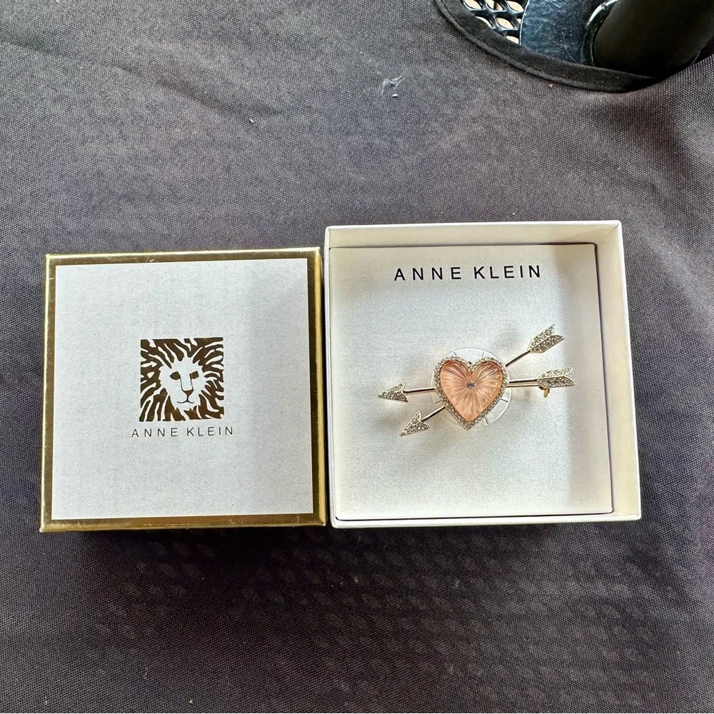 Anne Klein Heart Brooch with Arrow - Picture 4 of 7